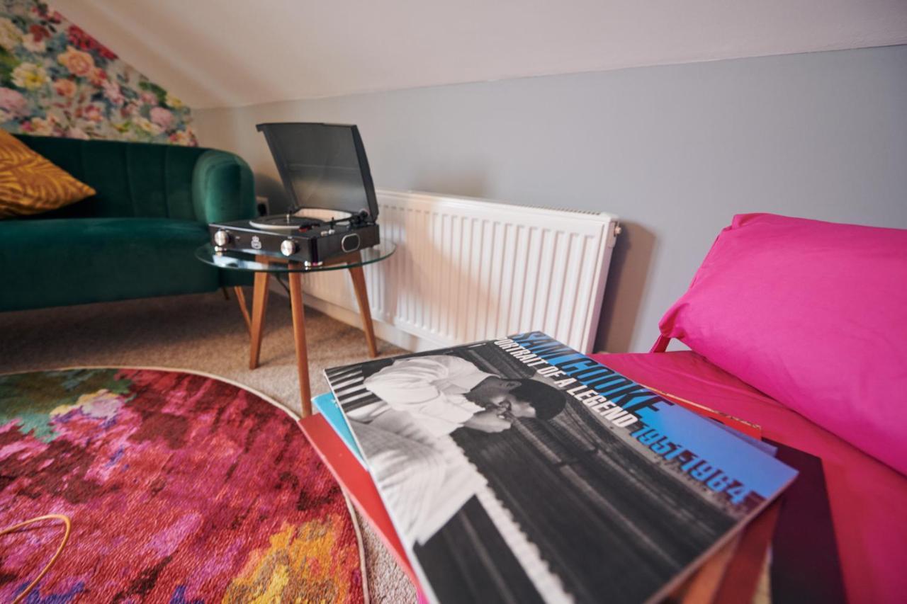 Maes Y Mel- A Couples, Pet Friendly, Rural Romantic Getaway With Countryside Views Gellywen Exterior foto